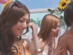 Grosse titten, Bikini, Verrückt, Fetisch, Gruppe, Japanische massage, Im freien, Öffentlich