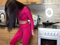 I Pissed Myself In My Leggings In The Kitchen Oh Noo