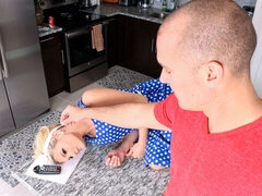 Blonde, Sucer une bite, Queue, En levrette, Hard, Rasée, Adolescente, Nénés