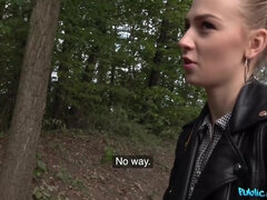 Blonde, Sucer une bite, Tchèque, Cuir, Seins naturels, De plein air, Public, Chatte