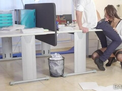 Tussi, Blondine, Blasen, Braunhaarige, Büro, Pov