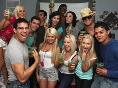 18 летние, Большая жопа, Большой член, Большие сиськи, Блондинки, Вчетвером, Межрасовый секс, Молоденькие