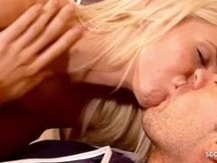 18 jaar, Grote lul, Blond, Lul, Gigantische lul, Ruw, Tiener, Tieten likken