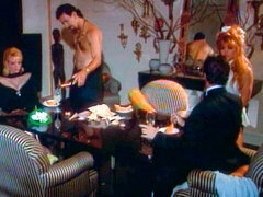 Gros seins, Blonde, Queue, En levrette, Poilue, Branlette thaïlandaise, Mère que j'aimerais baiser, Rétro ancien