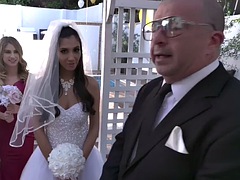 Grosser schwanz, Grosse titten, Blasen, Braut, Flotter vierer, Hardcore, Pov, Hochzeit