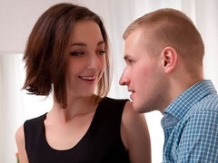 Anal, Sucer une bite, En levrette, Souple, Cheveux courts, Maigrichonne, Jarretelles, Adolescente