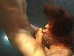 Orgasmo, Bajo el agua