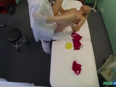Leie, Blondine, Fingern, Krankenschwester, Büro, Pov, Muschi, Spanner
