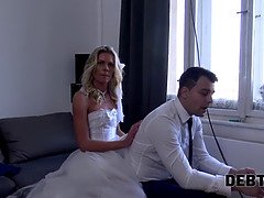 Hottie in white wedding dress pleases stranger for $ 5000