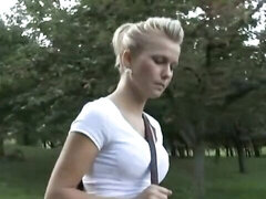 Geweldig, Grote mammen, Blond, Reusachtig, Natuurlijke tieten, Buiten, Gezichtspunt, Tiener