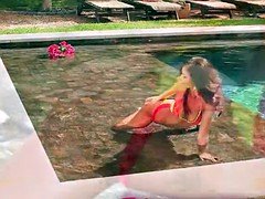 Twisyts - Sabrisse Whitney Westgate - SOLO