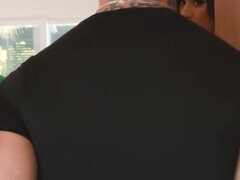 Verga grande, Mamada, Semen en la boca, Garganta profunda, Tacones, Cocina, Lamidas, Chorro