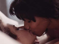 Kont, Stel, Zoenen, Lesbisch, Moeder, Natuurlijke tieten, Geschoren, Tiener