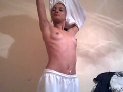 18 jaar, Enthousiasteling, Kont, Natuurlijke tieten, Naakt, Alleen, Tiener, Tieten likken