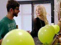 Grosser schwanz, Spermaladung, Kehlenfick, Fingern, Masturbation, Zierlich, Jungendliche (18+), Spanner