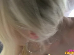 Enthousiasteling, Rondborstig, Auto, Sperma in gezicht, Vrouw, Kokhalzen, Aftrekken, Billekoek