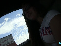 Amateur, Verga grande, Mamada, Coche, Europeo, Dinero, Al aire libre, Pov