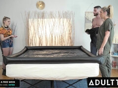 デカ尻, ブロンド, フェラチオ, チン, 自然山雀, 小柄, 現実, 三人