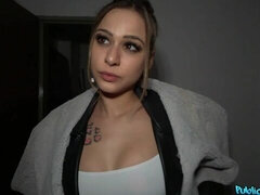 Enthousiasteling, Grote lul, Pijpbeurt, Hardcore, Geld, Natuurlijke tieten, Mager, Tieten likken