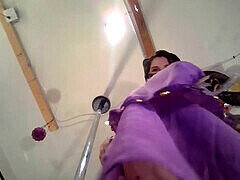 Arabisch, Frau, Weibliche domination, Fingern, Orgasmus, Pov, Unter dem rock