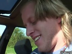 Garce, Rondelette, Tchèque, Mamie, Mature, De plein air, Public, Réalité