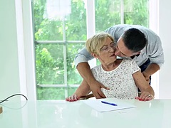 Amateur, Rondelette, Femme couguar, Mamie, Mature, Argent, Bureau, Réalité
