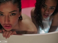 Tussi, Fingern, Küssen, Masturbation, Natürlichen titten, Rasiert, Jungendliche (18+), Titten