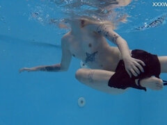 Amateur, Chica, Ex novia, Fetiche, Novia, Hd, Piscina, Tatuaje