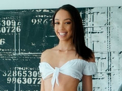 Braunhaarige, Sperma im mund, Spermaladung, Lecken, Masturbation, Dürr, Rock, Ablutschen