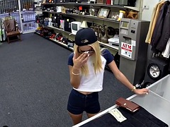 Lady from the pawnshop likes to suck a big cock to buy stuff for free