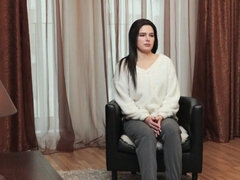 18 ans, Brunette brune, Déshabiller, Doigter, Masturbation, Orgasme, Chatte, Serré