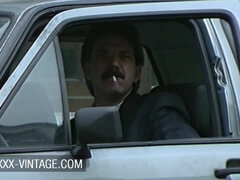 Gros seins, Sucer une bite, Brunette brune, Plantureuse, Tir de sperme, Mère que j'aimerais baiser, Seins naturels, Rétro