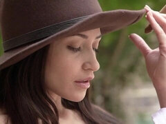 Enthousiasteling, Grote kont, Bruinharig, Vingeren, Moeder die ik wil neuken, Geschoren, Strippen, Tieten likken