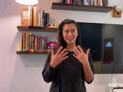 Enthousiasteling, Bruinharig, Duits, Harig, Hd, Natuurlijke tieten, Buiten, Voorbinddildo