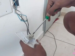 Electrician [...] the PLUG Test on the Ass of the Short Tattooed - Jhonn Corleone - Completed on red