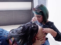 Bruinharig, Handbeurt, Latijnse vrouw, Likken, Orgasme, Kut duiken