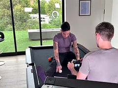 Amateur, Nana, Lesbienne, Strapon, Tatouage, Plan cul à trois