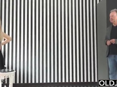 Blond, Sperma in mond, Kokhalzen, Kut duiken, Rok, Slikken, Tiener, Trio