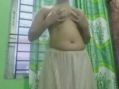 18, アジア人, 大学生, 服従, インド人, メイド, マッサージ, ユニフォーム