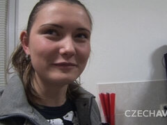 Leie, Grosser schwanz, Blasen, Braunhaarige, Hundestellung, Geld, Kurzes haar, Titten