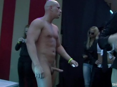 デカチン, ブーツ, 手コキする, ハードコア, 異人種間, ジーンズ, レズビアン, オージー