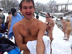 素人, 着衣女と全裸男, 露出狂, グループ, 公共, ガリガリ