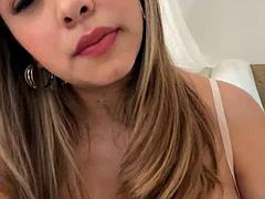 Gros seins, Fille latino, Masturbation, Mature, Mère que j'aimerais baiser, Public, Solo, Nénés