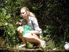 Braunhaarige, Fetisch, Deutsch, Hd, Milf, Im freien, Pissen, Spanner