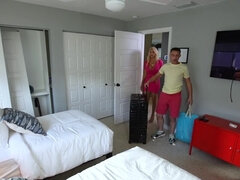 18 jaar, Grote kont, Grote lul, Lul, Aftrekken, Moeder die ik wil neuken, Pornster, Stiefmoeder