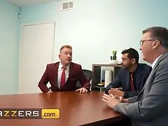 Grosse bite, Gros seins, Sucer une bite, Tir de sperme, Partouze, Interracial, Plan cul à trois, Nénés
