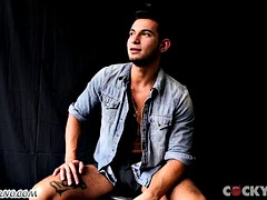 Amateur, Gay