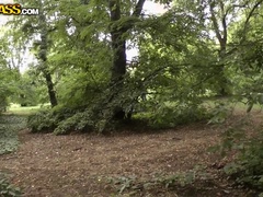 Bruinharig, Sperma in gezicht, Naakt, Openbaar, Strippen, Tiener