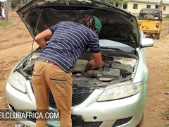 Beauté, Noire, Sucer une bite, Voiture, Noir ébène, Seins naturels, Rasée, Nénés