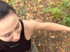 Noire, Sucer une bite, Éjaculer dans la bouche, De plein air, Public
